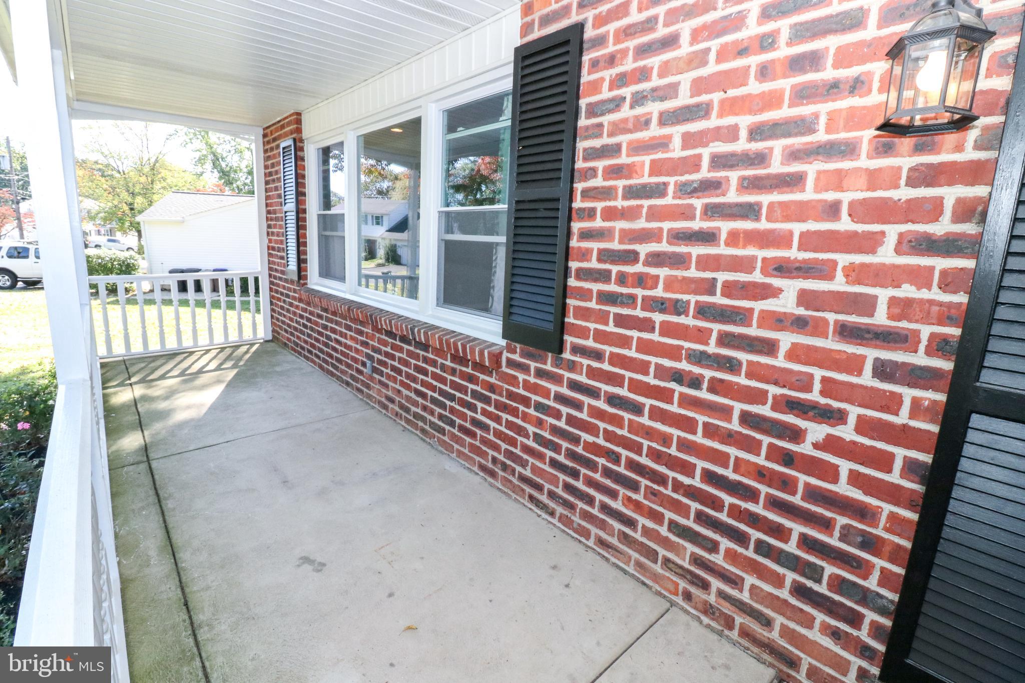 328 Coldspring Road Southampton, PA 18966 - Photo 4 of 29 Front Porch