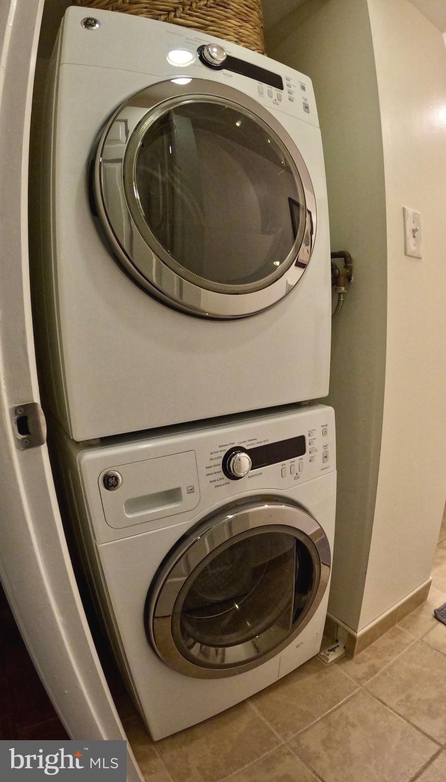 19 Rock Hill Road, Unit 3E Bala Cynwyd, PA 19004 - Photo 11 of 22 In-Unit Washer/Dryer