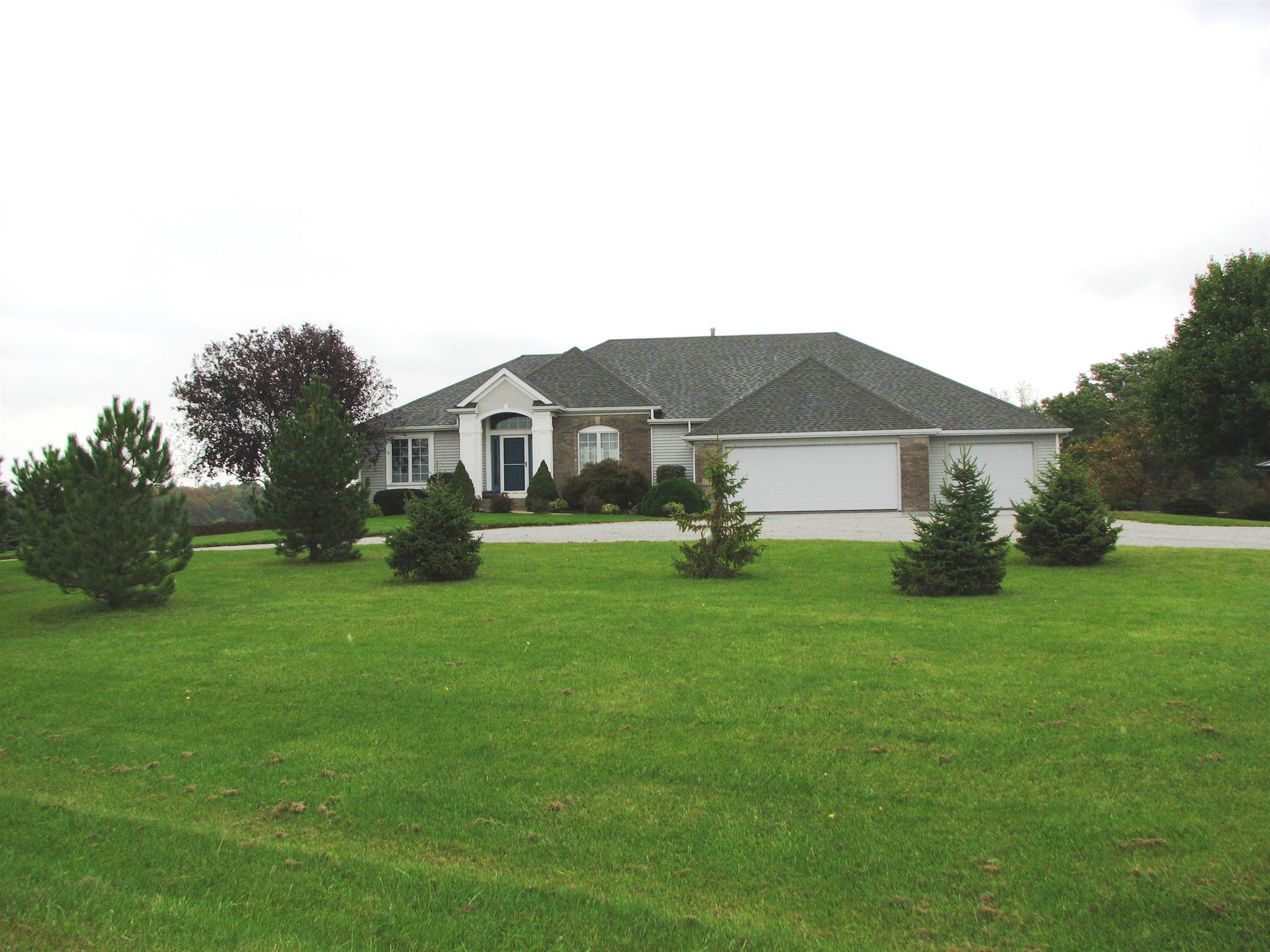 12326 Yoder Road Roanoke, IN 46783 - Photo 1 of 36
