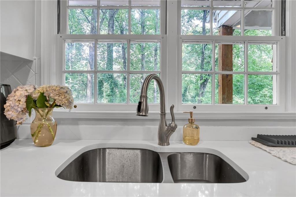 716 Burke Road Northeast Atlanta, GA 30305 - Photo 14 of 32
