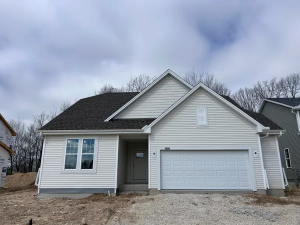 $549,900 | 1141 Mt Vernon Drive, Hartford, WI 53027