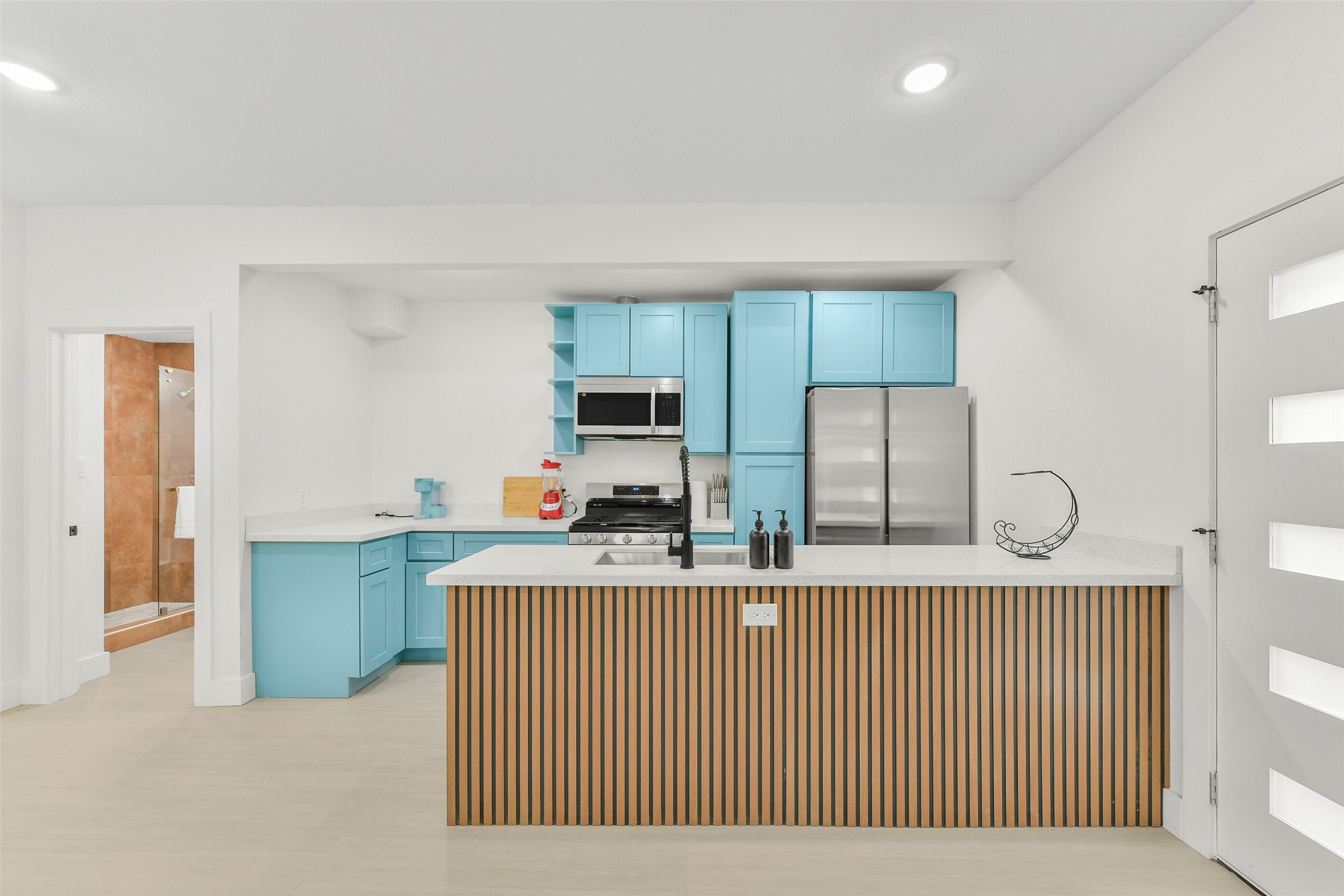 7103 Long Point Road, Unit B Houston, TX 77055 - Photo 2 of 16 Gallery Image 2