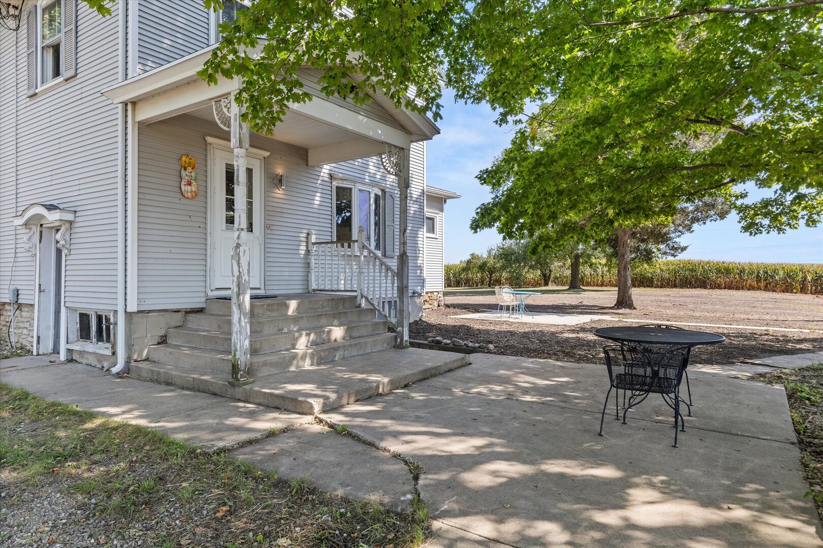 954 North 2401st Road Ottawa, IL 61350 - Photo 5 of 65 a view of a street with sitting area