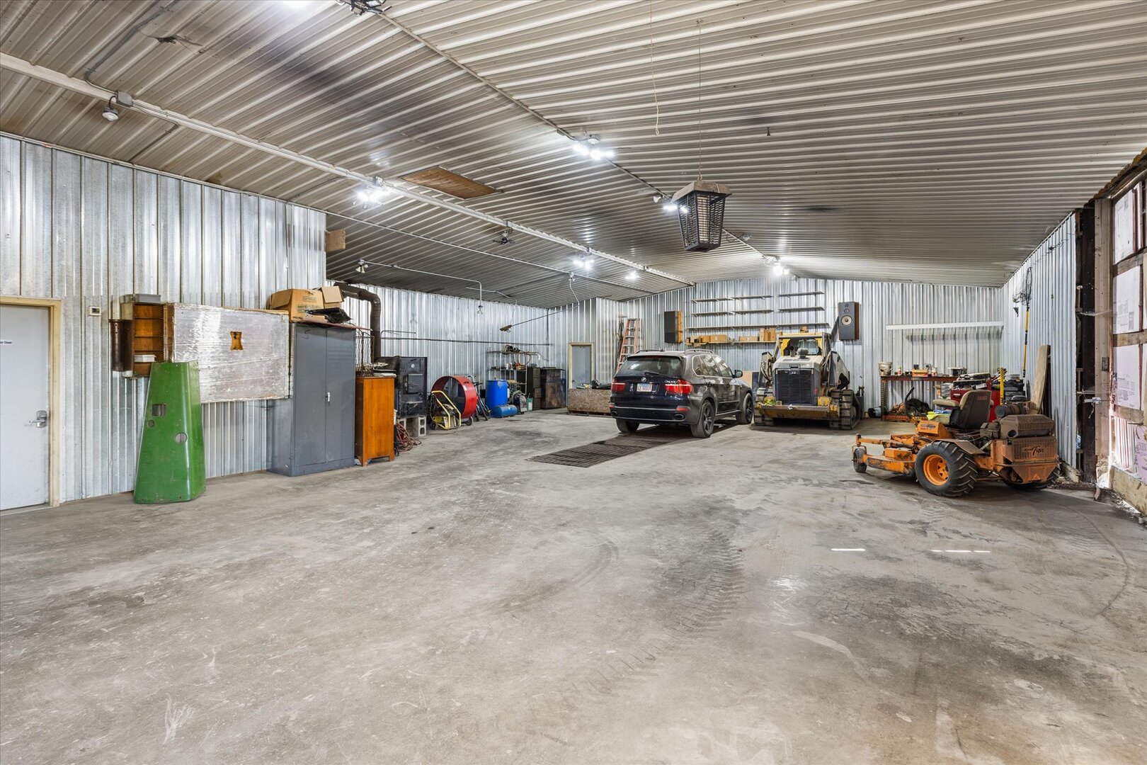954 North 2401st Road Ottawa, IL 61350 - Photo 55 of 65 a view of parking garage with cars