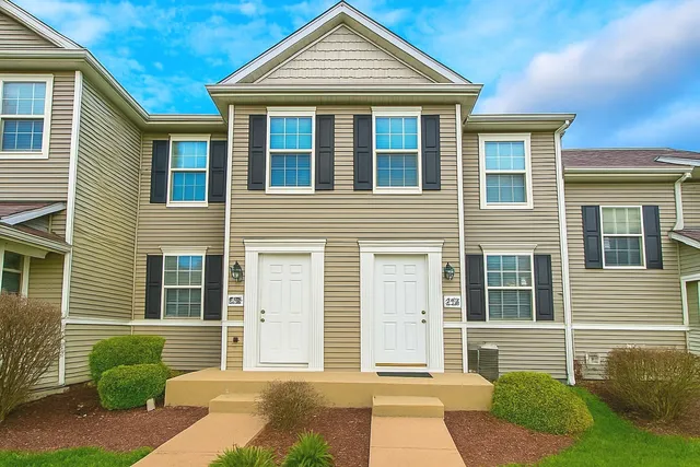 $249,900 | 1713 Fieldstone Drive North, Shorewood, IL 60404