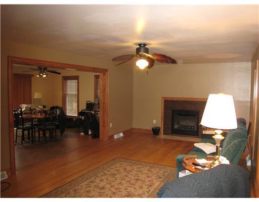 319 Brent Road Grove City, PA 16127 - Photo 7 of 17 Living Room.