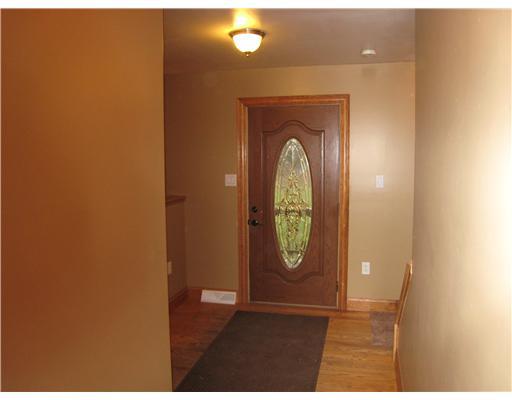 319 Brent Road Grove City, PA 16127 - Photo 8 of 17 Entry/Foyer.