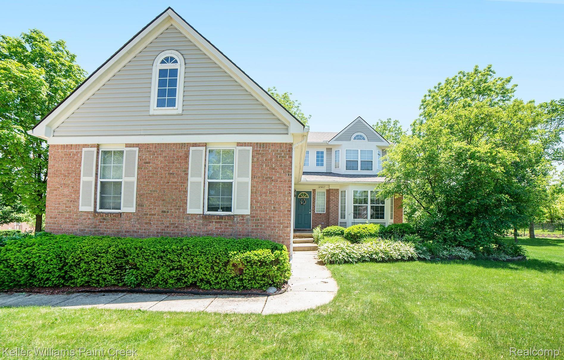 2741 Forest View Court Rochester, MI 48307 - Photo 3 of 56 LGP_2237.jpg