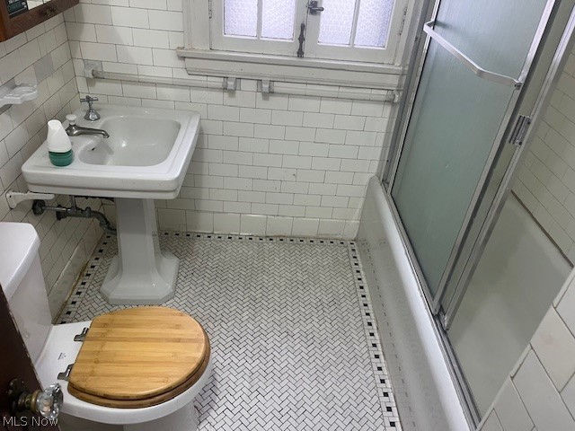 18331 Newell Road Shaker Heights, OH 44122 - Photo 8 of 23 1st floor bathrooom