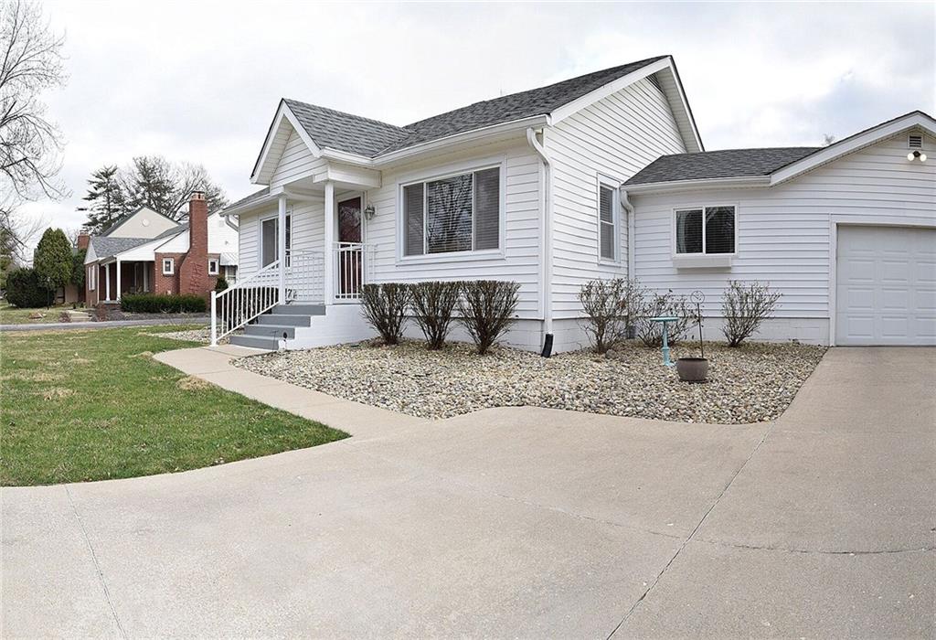 135 Hoss Road Indianapolis, IN 46217 - Photo 3 of 30 Gallery Image 3