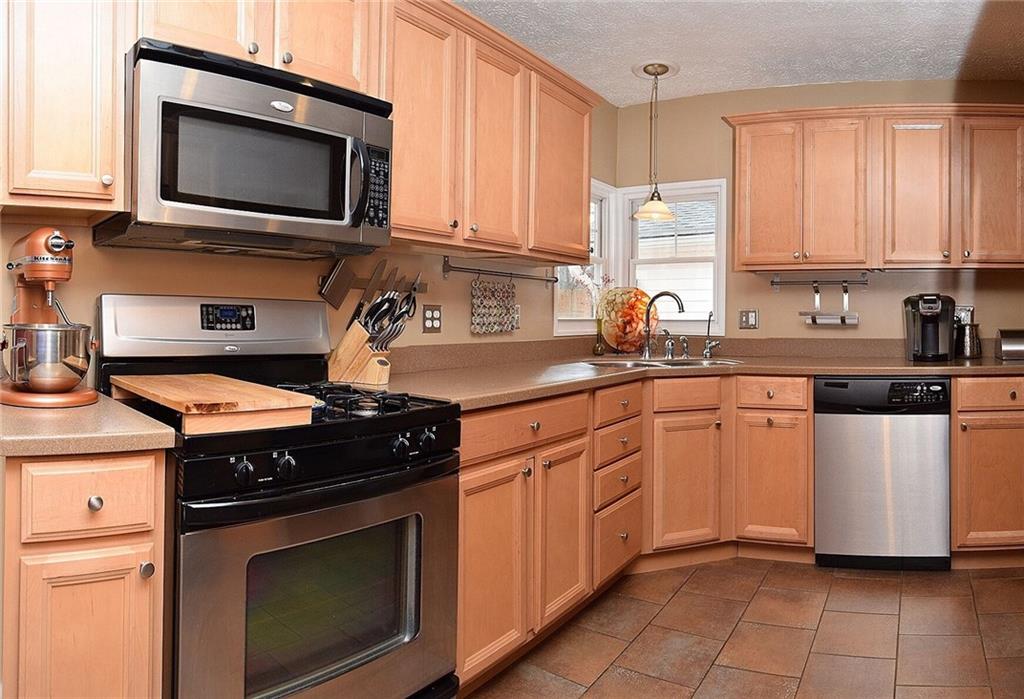 135 Hoss Road Indianapolis, IN 46217 - Photo 9 of 30 Gallery Image 9