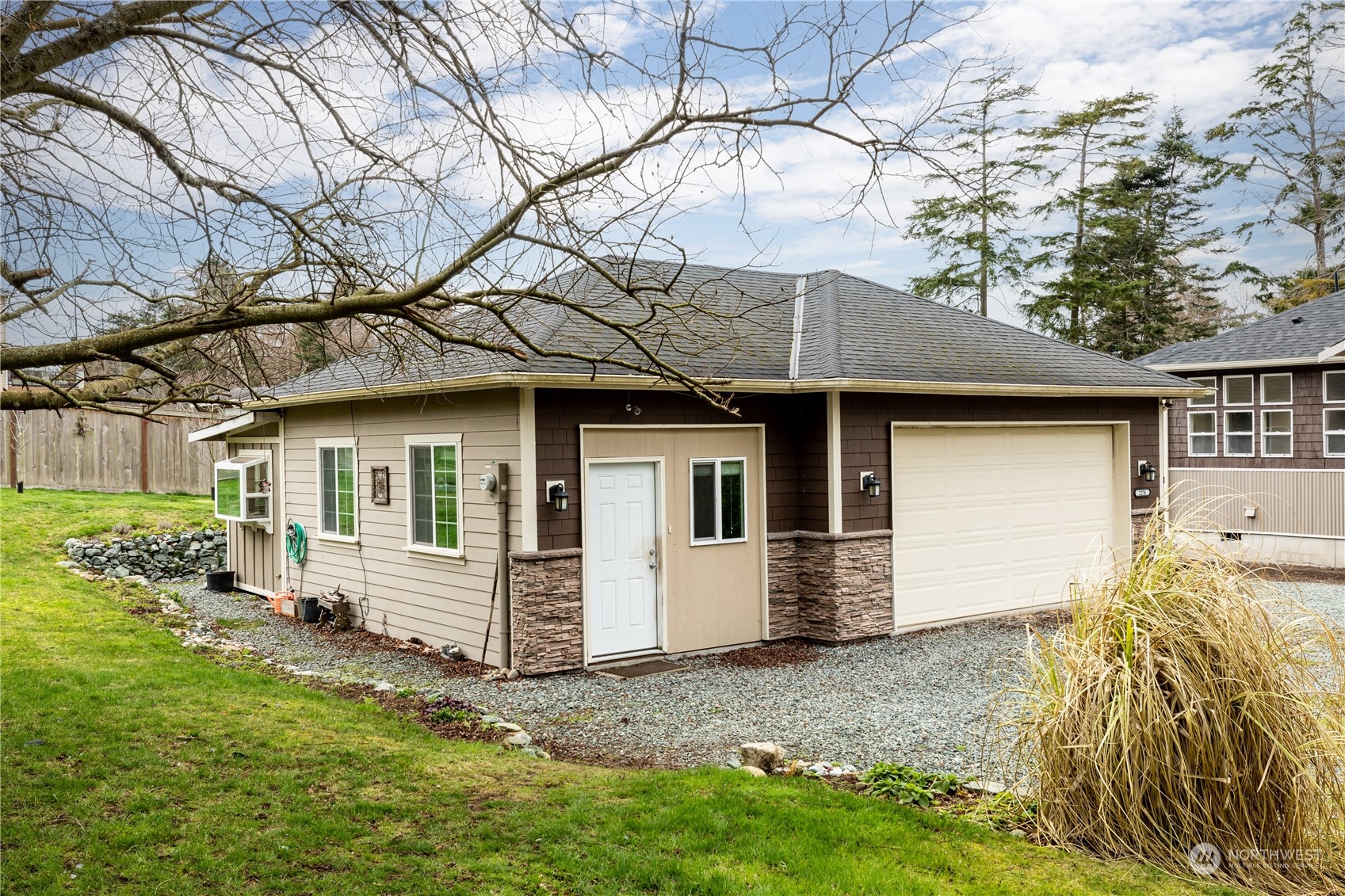 2276 Williams Road Oak Harbor, WA 98277 - Photo 4 of 30 Gallery Image 4