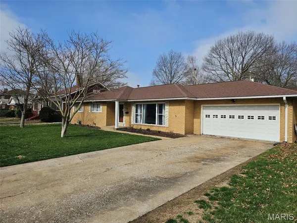 $210,000 | 2629 Edison Avenue, Granite City, IL 62040