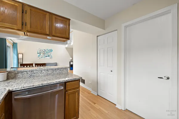 $239,500 | 1915 Ozark Parkway, Unit 1915, Algonquin, IL 60102