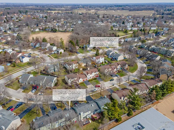 $239,500 | 1915 Ozark Parkway, Unit 1915, Algonquin, IL 60102