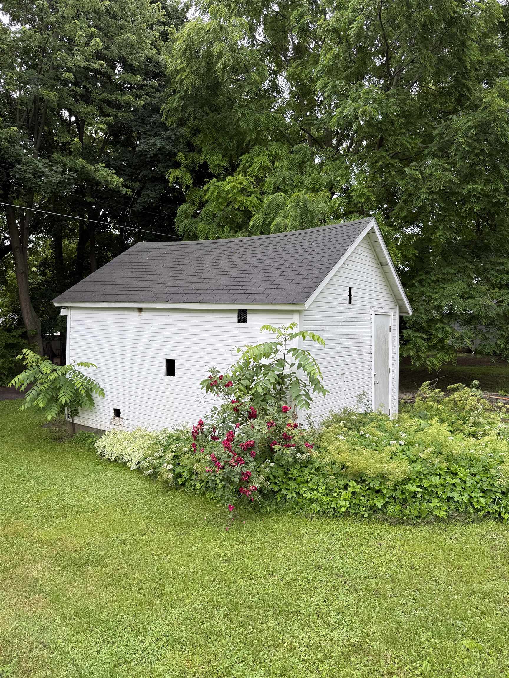414 North Maple Street Ithaca, MI 48847 - Photo 18 of 39 1947335-3661dc00-87df-42f9-8e1f-7c3079256df2.JPG