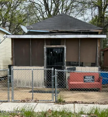 $450 | 215 Ave G, Greenwood, MS 38930