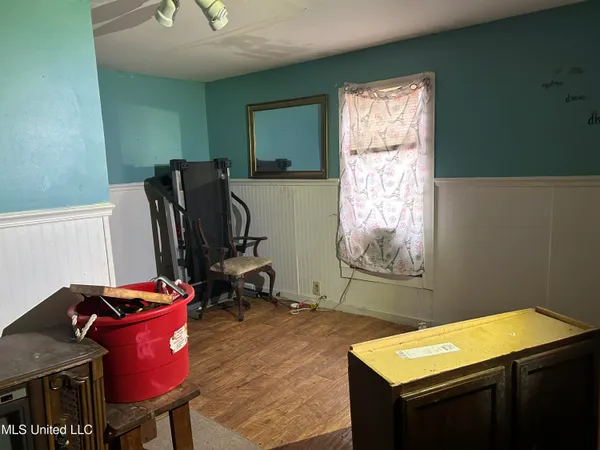$450 | 215 Ave G, Greenwood, MS 38930
