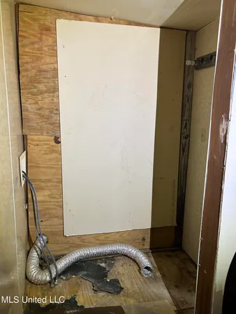 $450 | 215 Ave G, Greenwood, MS 38930