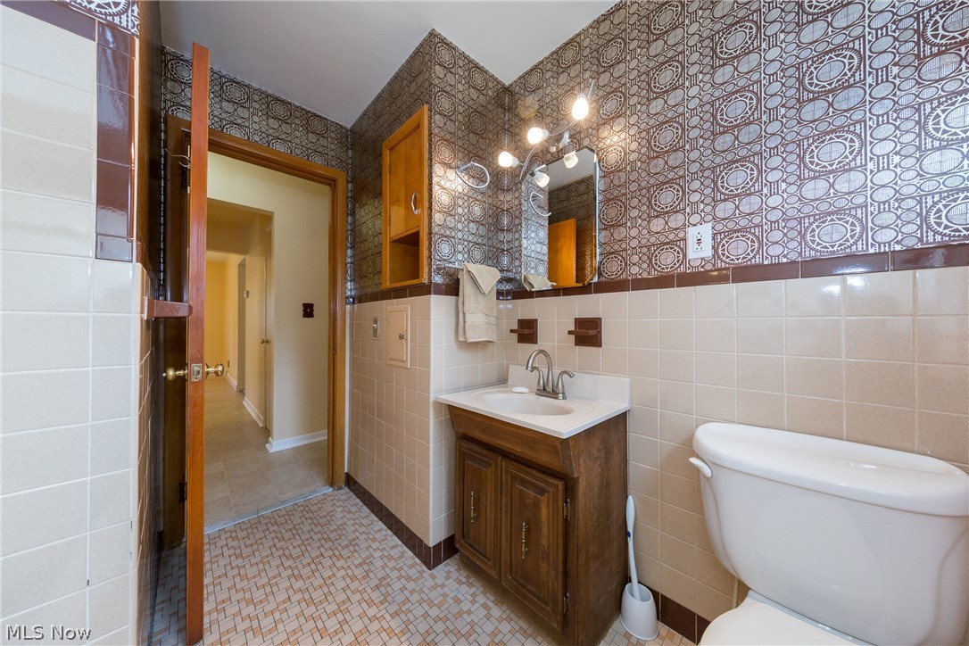 3829 Mayfield Road Cleveland Heights, OH 44121 - Photo 17 of 35