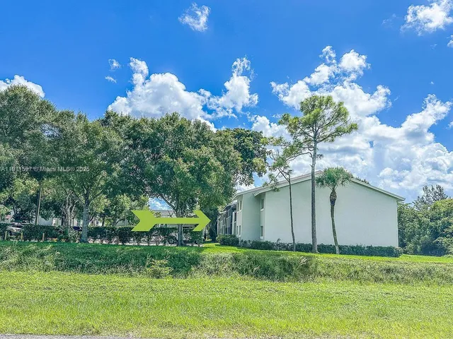 $1,785 | 1201 Lake Victoria Drive, Unit P, West Palm Beach, FL 33411