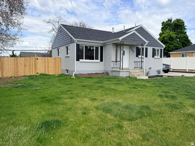 5447 South 2425th Street West Roy, UT 84067 - Photo 2 of 27