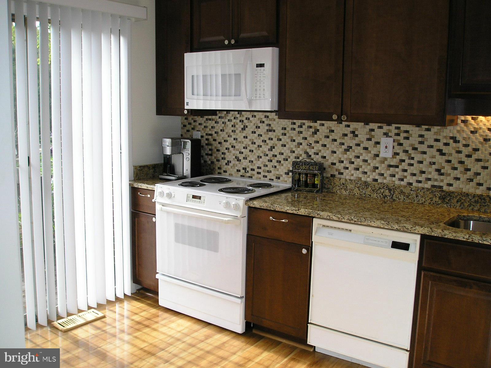 2111 Colts Neck Court Reston, VA 20191 - Photo 3 of 30 Kitchen