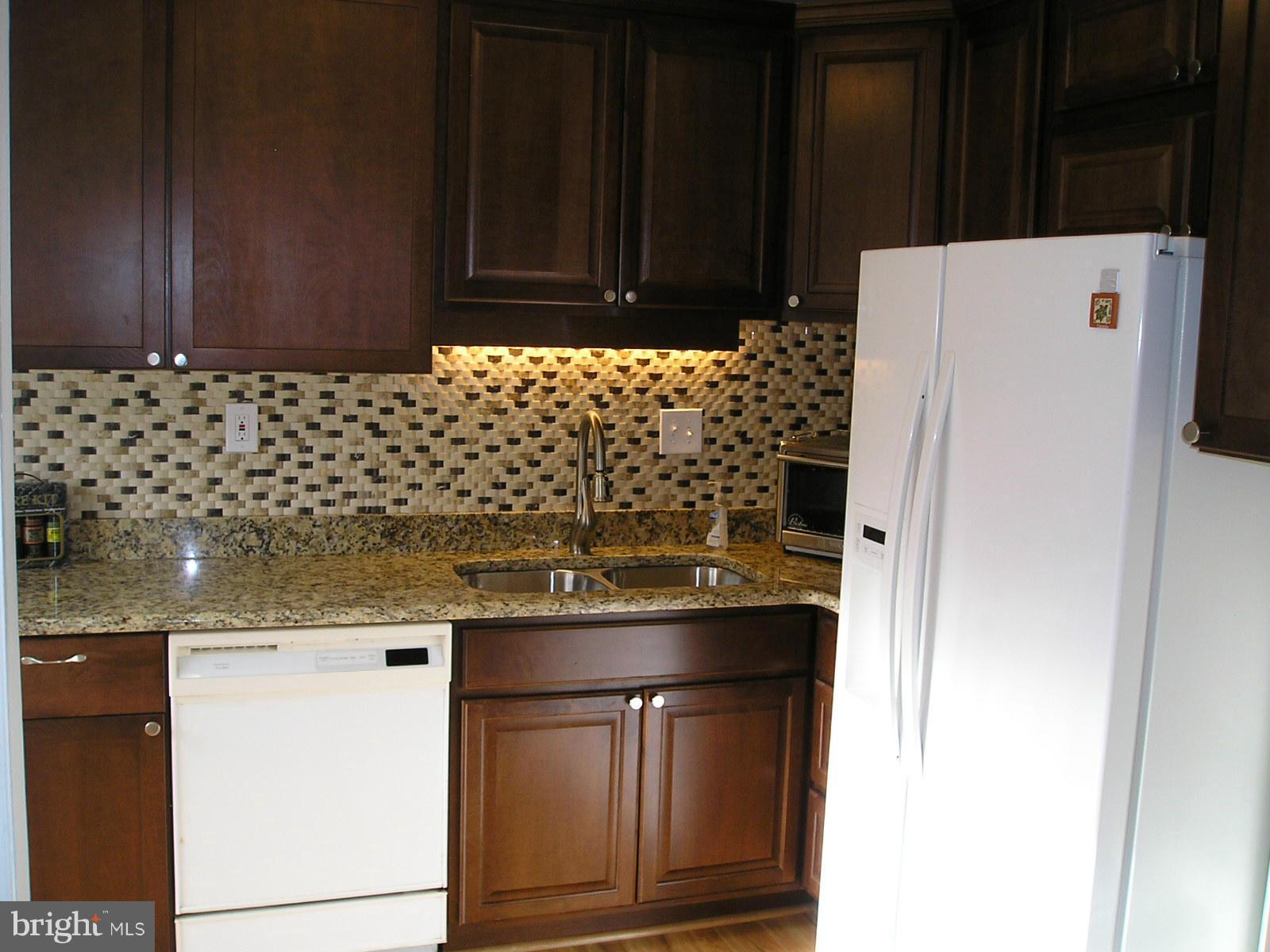 2111 Colts Neck Court Reston, VA 20191 - Photo 4 of 30 Kitchen