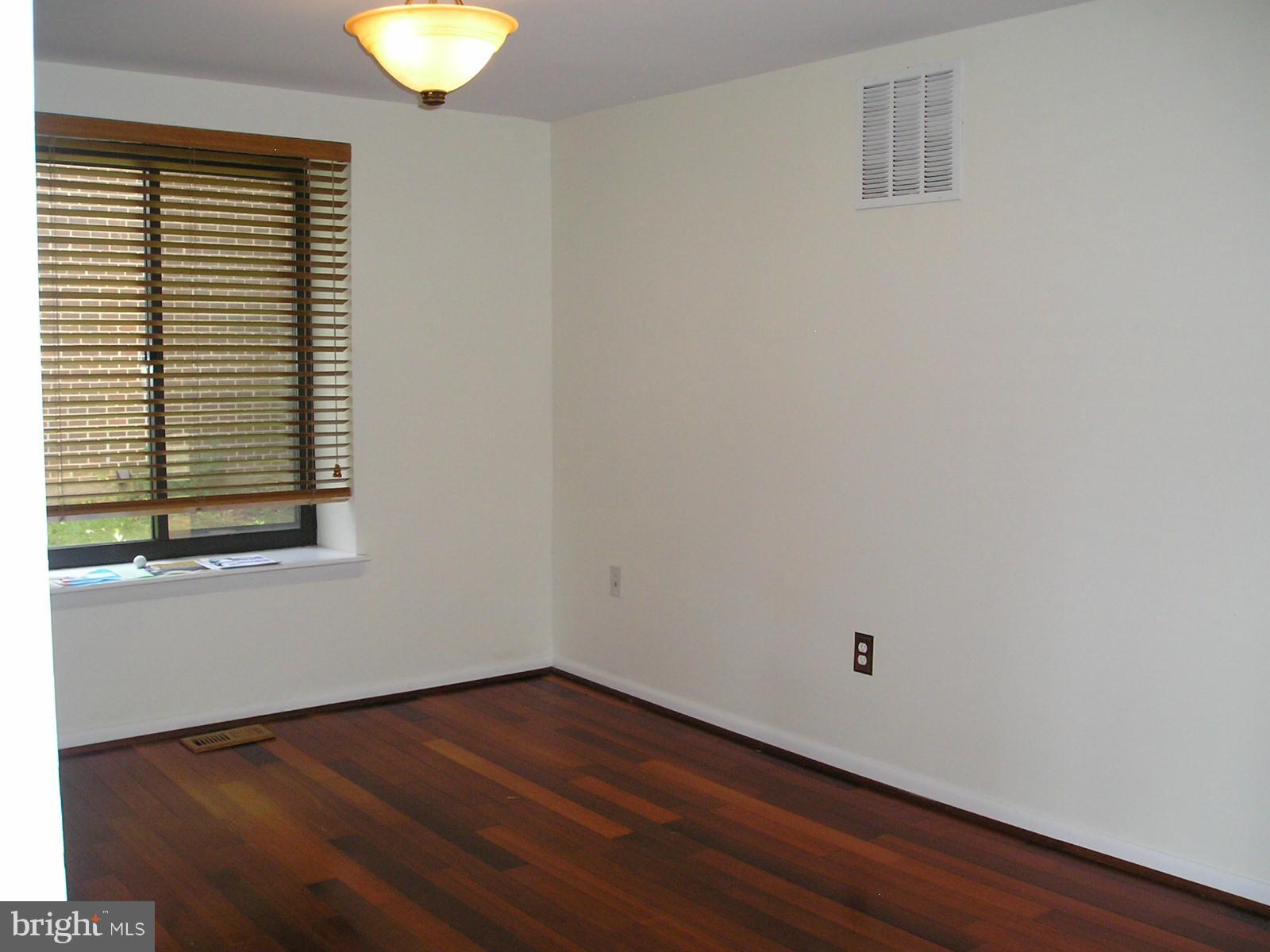 2111 Colts Neck Court Reston, VA 20191 - Photo 6 of 30 Dining Room