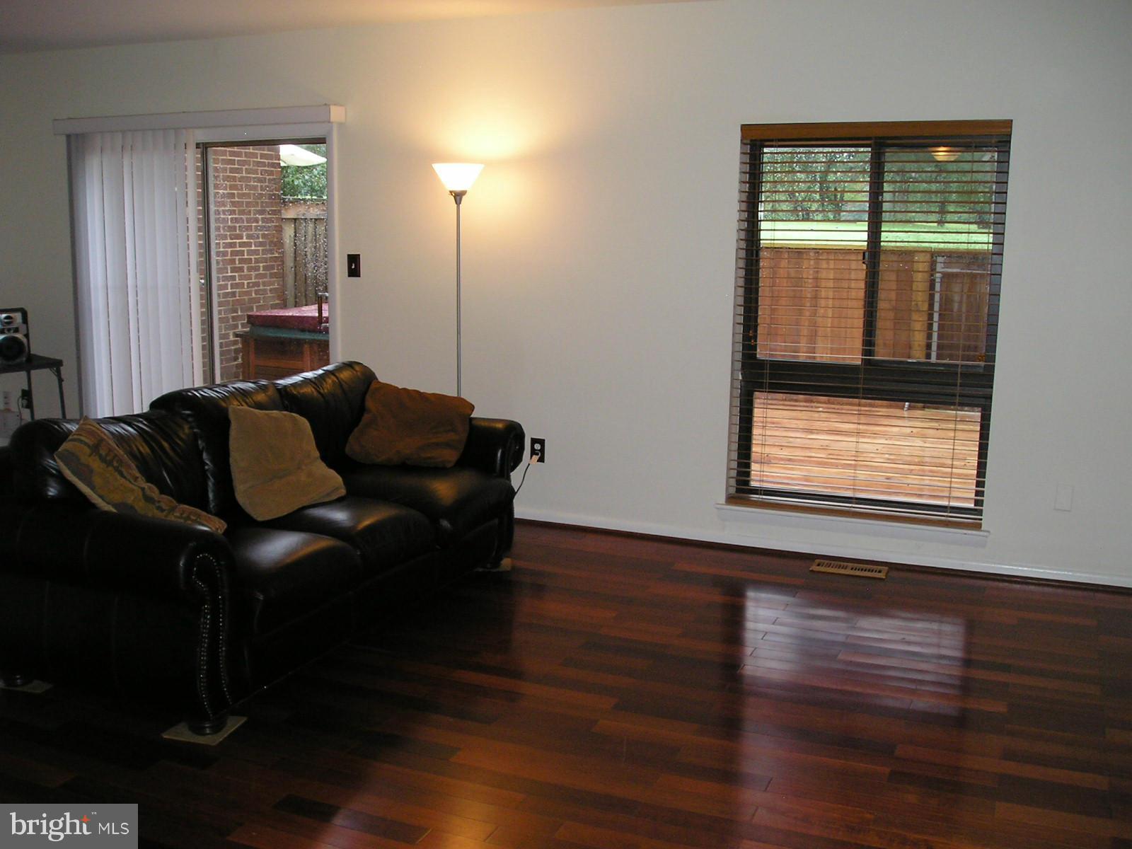 2111 Colts Neck Court Reston, VA 20191 - Photo 7 of 30 Living Room