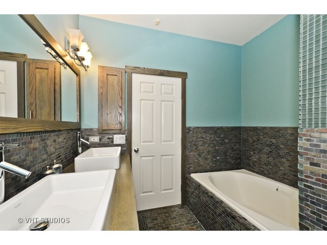 2150 North Racine Avenue, Unit G Chicago, IL 60614 - Photo 10 of 15