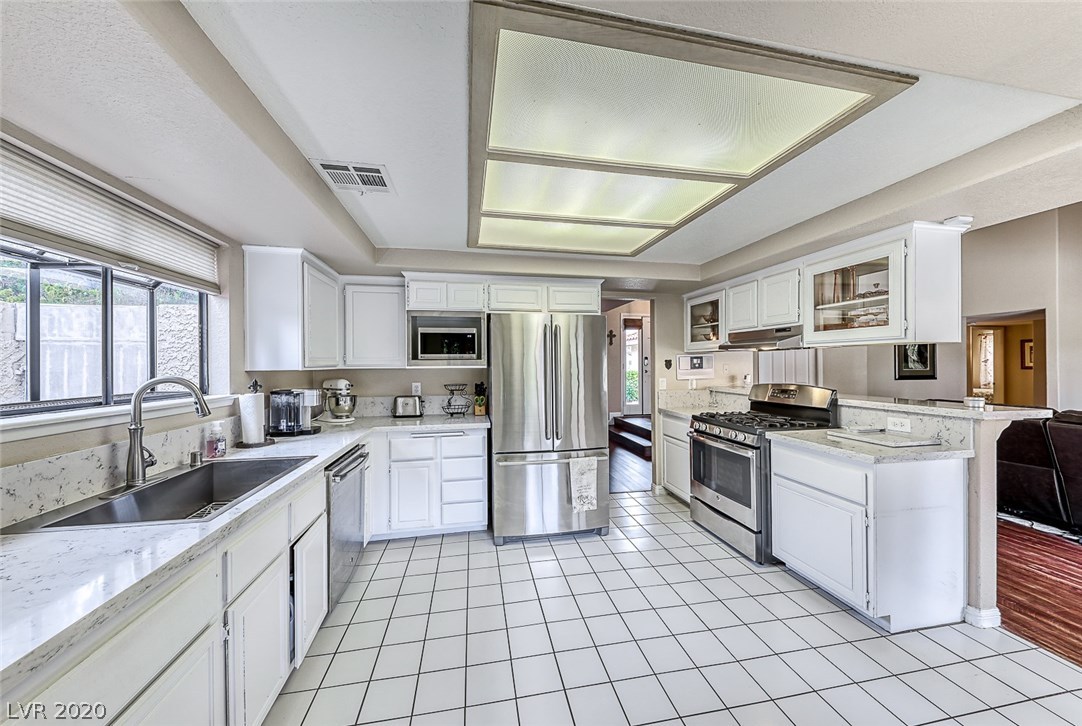 382 Rushing Creek Court Henderson, NV 89014 - Photo 20 of 45 Gallery Image 20