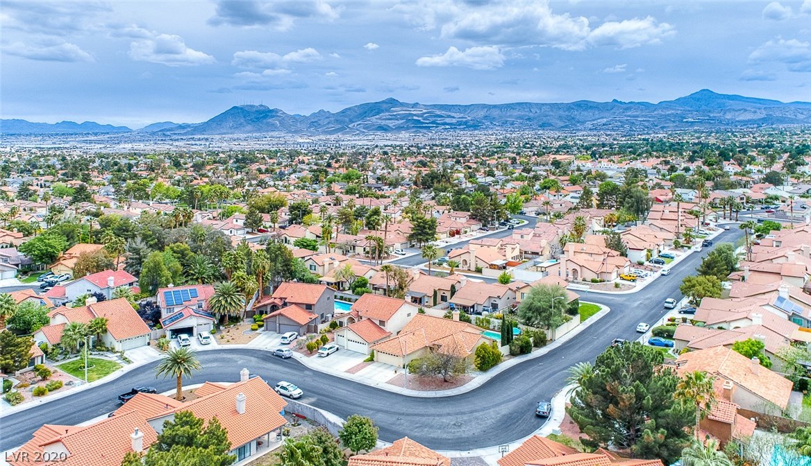 382 Rushing Creek Court Henderson, NV 89014 - Photo 7 of 45 Gallery Image 7