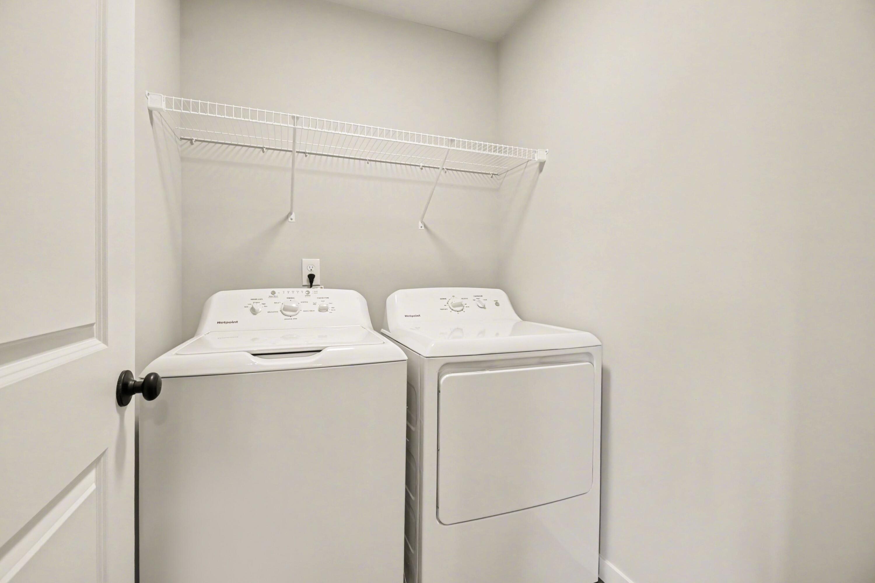 Undisclosed Address Kalamazoo, MI 49009 - Photo 12 of 33 STN004-9.0 i2080-Laundry