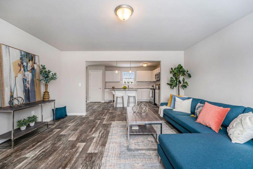 Undisclosed Address Kalamazoo, MI 49009 - Photo 24 of 33 1-CSS003-i2080-Great Room4
