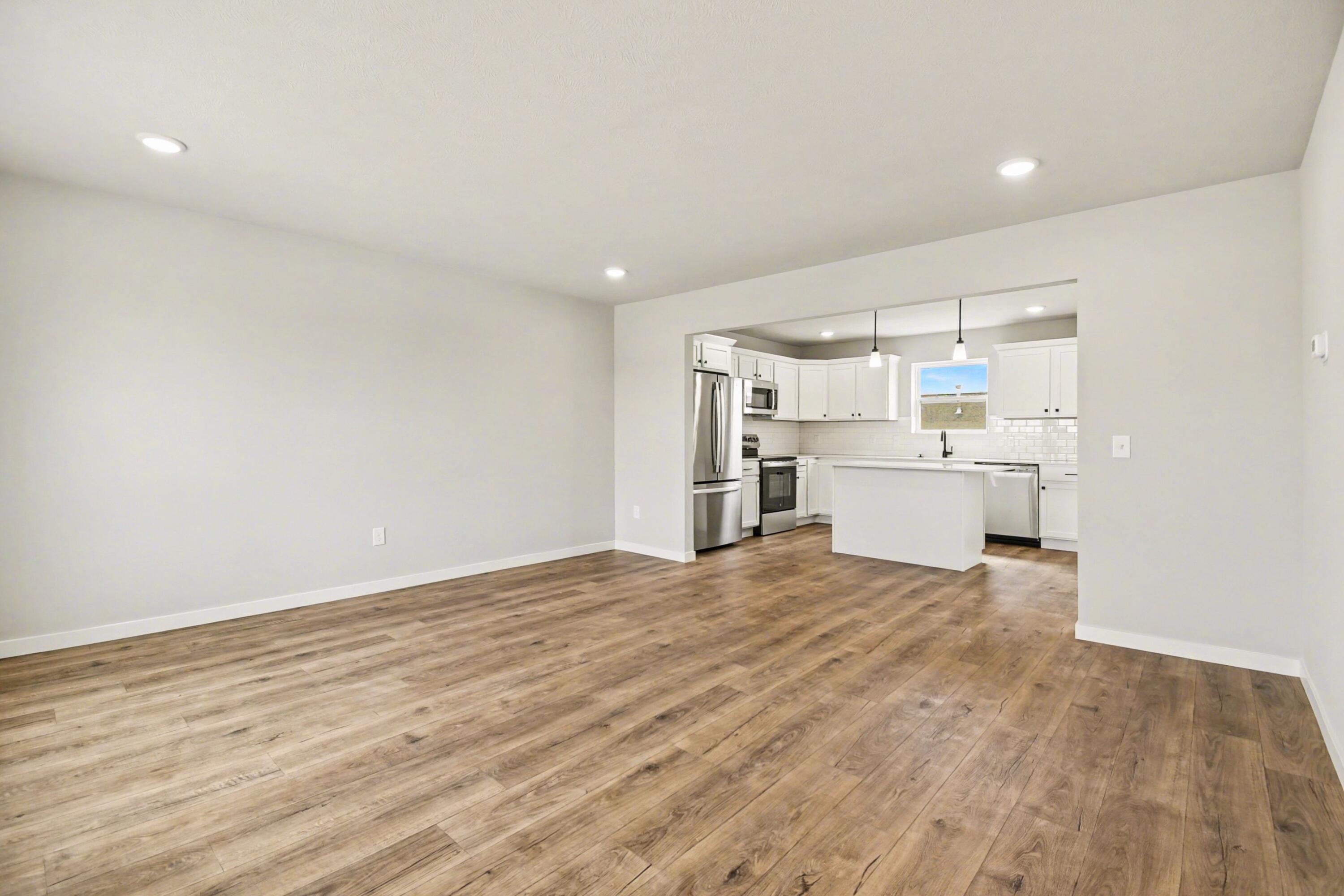 Undisclosed Address Kalamazoo, MI 49009 - Photo 4 of 33 STN004-9.0 i2080-Great Room2