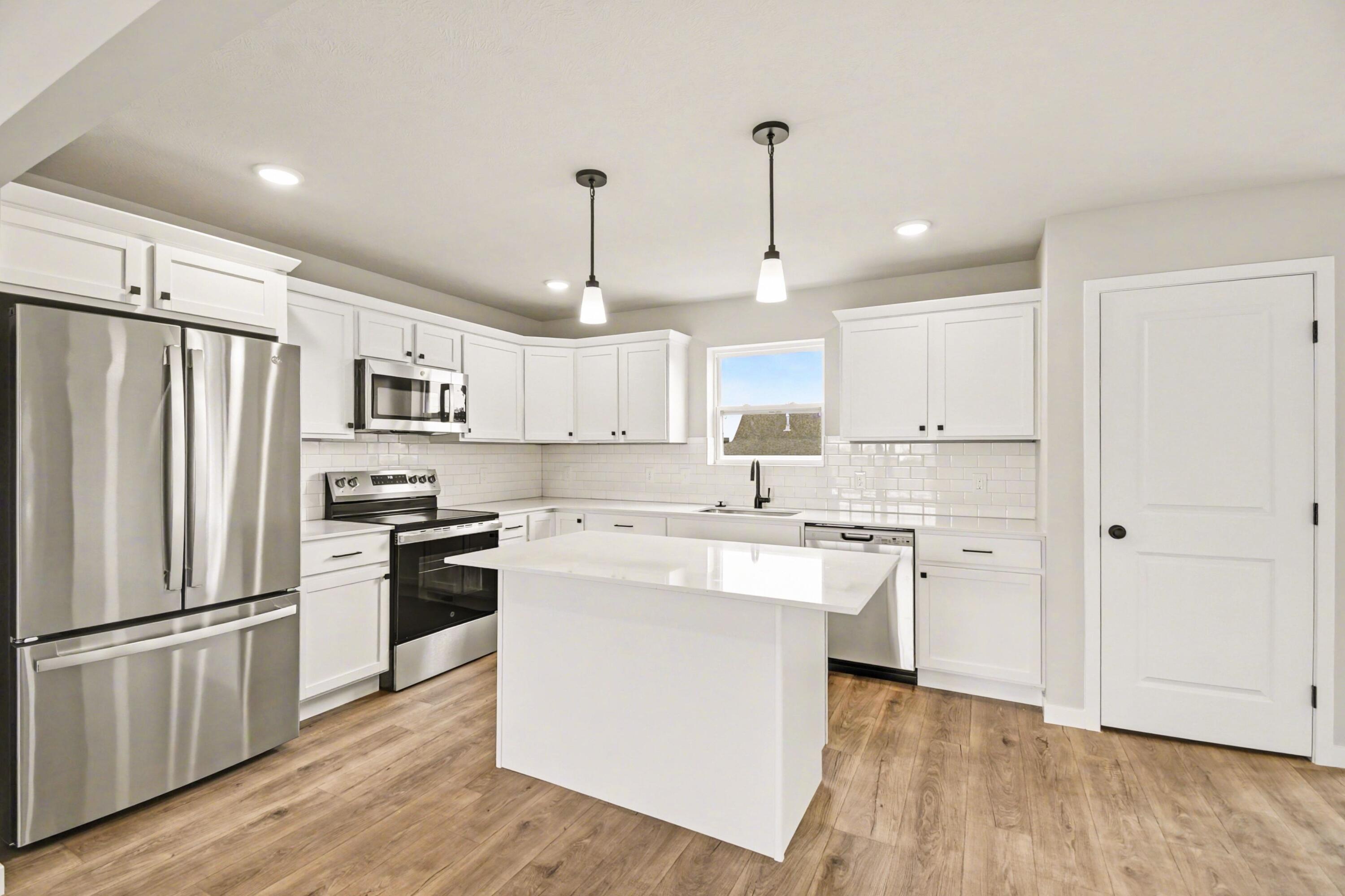 Undisclosed Address Kalamazoo, MI 49009 - Photo 6 of 33 STN004-9.0 i2080-Kitchen2