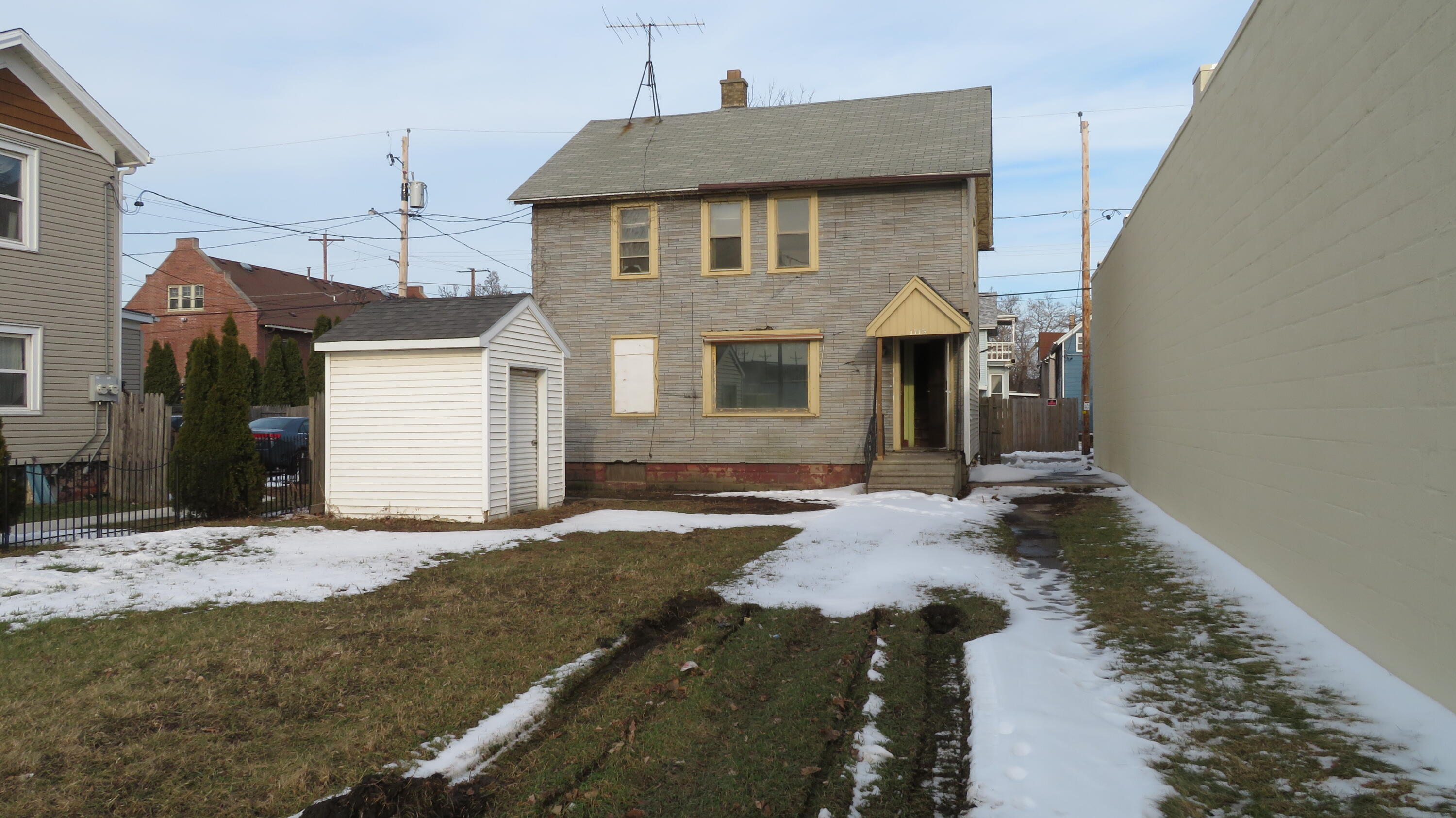 1713 Racine Street Racine, WI 53403 - Photo 1 of 1 Front View 2