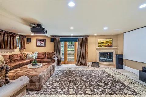 $2,688,000 | 39 Cherry Lane, Syosset, NY 11791