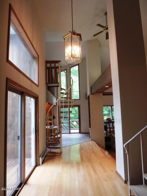 115 Lake In The Clouds Road Canadensis, PA 18325 - Photo 9 of 34 20170606160436066255000000-o
