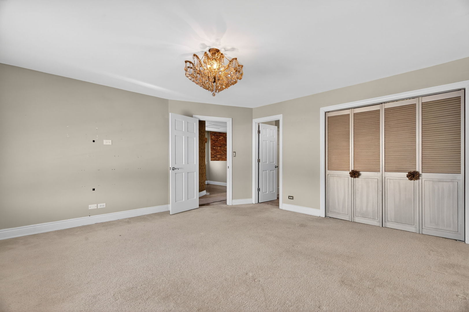 3015 140th Place Blue Island, IL 60406 - Photo 11 of 22 a view of an empty room with a window