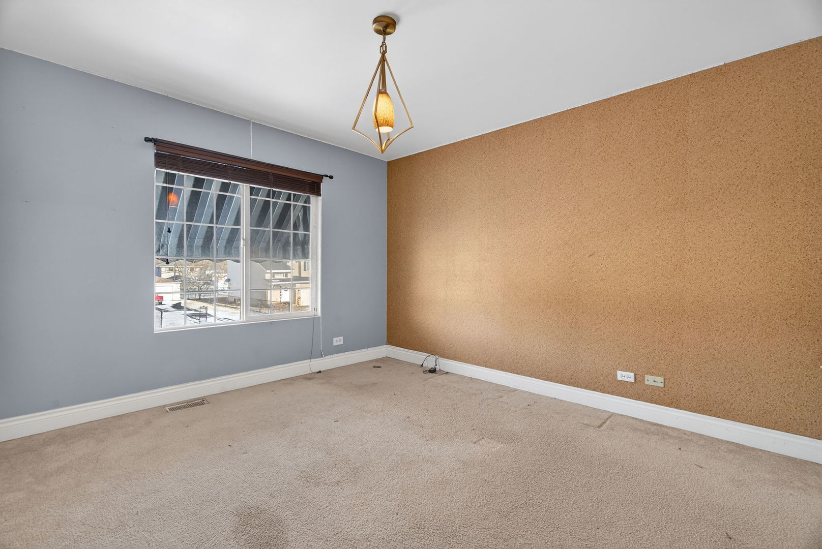 3015 140th Place Blue Island, IL 60406 - Photo 13 of 22 an empty room with windows