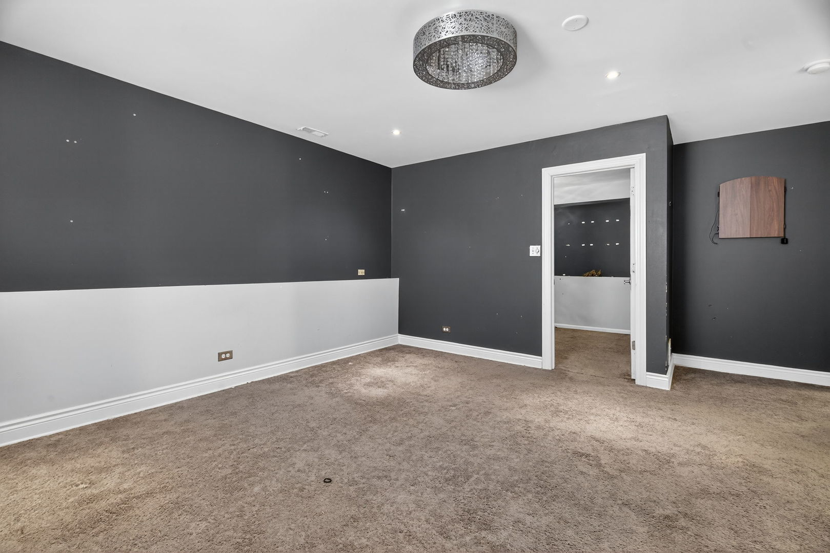 3015 140th Place Blue Island, IL 60406 - Photo 14 of 22 a view of an empty room