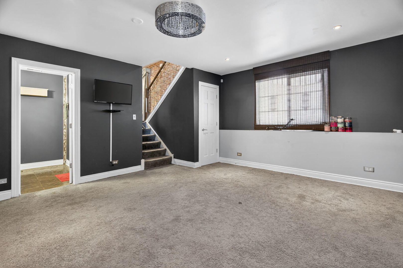 3015 140th Place Blue Island, IL 60406 - Photo 15 of 22 an empty room with windows