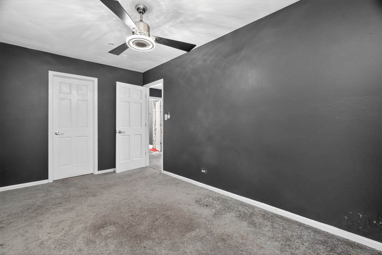 3015 140th Place Blue Island, IL 60406 - Photo 16 of 22 en empty room with windows and ceiling fan