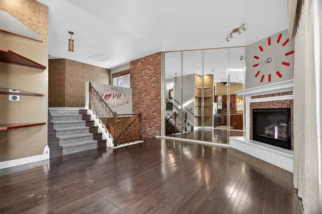 $289,900 | 3015 140th Place, Blue Island, IL 60406