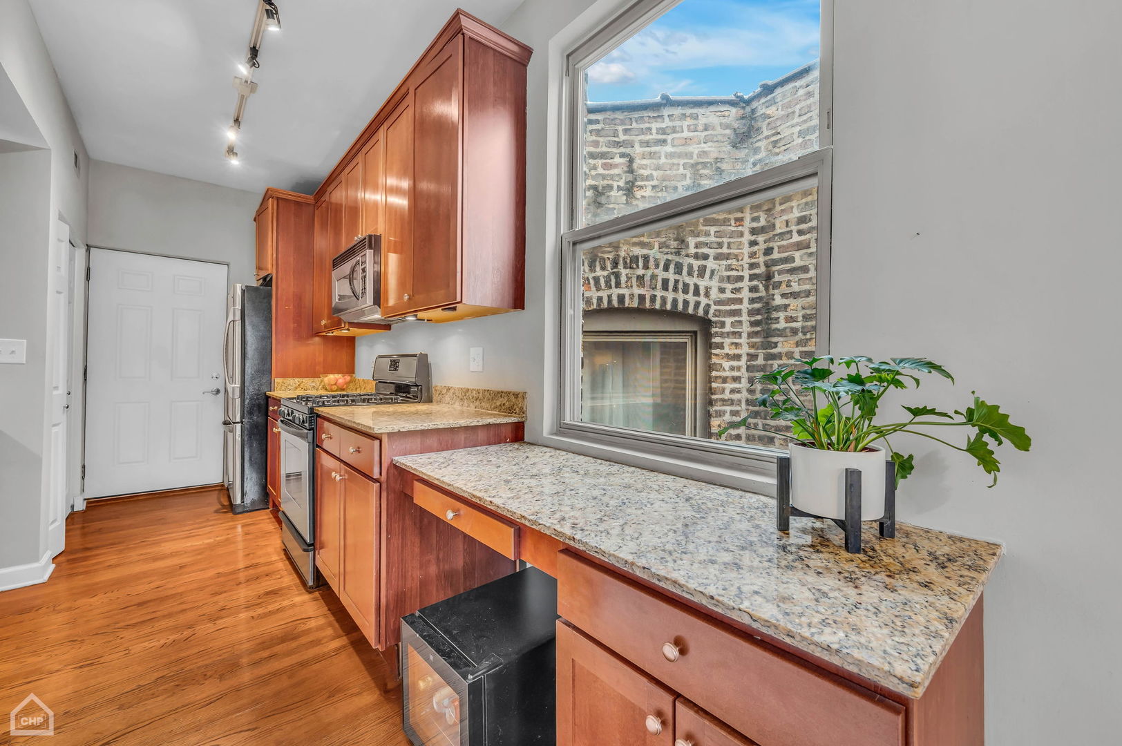 5739 North Ridge Avenue, Unit 3W Chicago, IL 60660 - Photo 8 of 17 Gallery Image 8