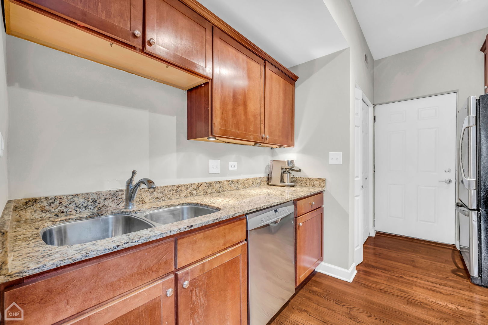 5739 North Ridge Avenue, Unit 3W Chicago, IL 60660 - Photo 9 of 17 Gallery Image 9