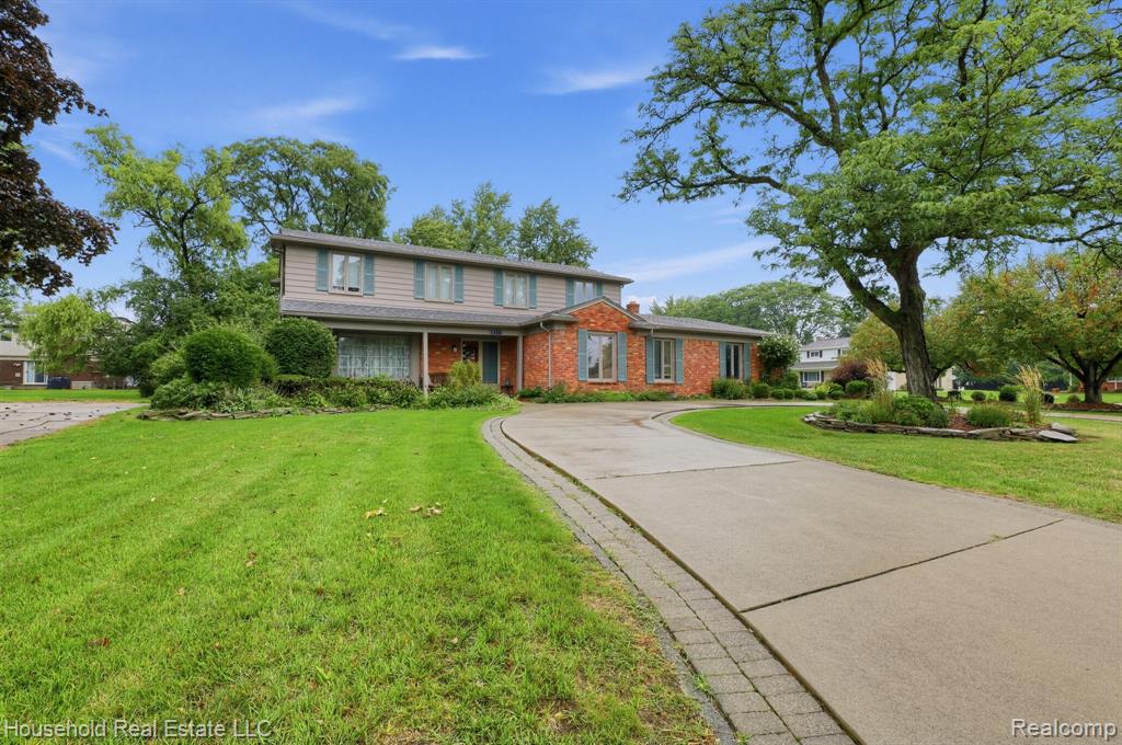 25711 Branchaster Road Farmington Hills, MI 48336 - Photo 1 of 32 Gallery Image 1