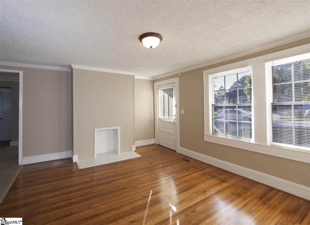 203 West Faris Road Greenville, SC 29605 - Photo 4 of 36 Gallery Image 4